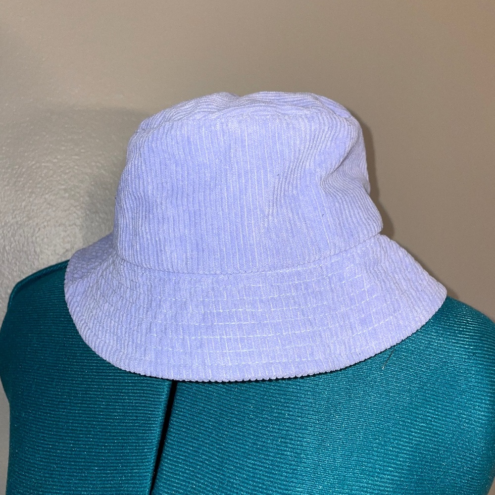 Bucket hat